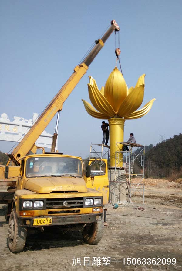 江西不锈钢莲花雕塑高度8米